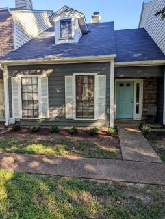 3 Bed Townhouse with King Bed Mins from Downtown - 5