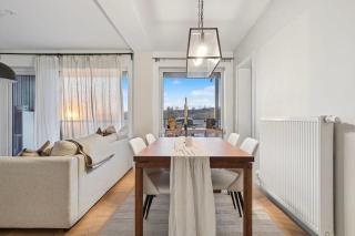 Spacious Apartment with Sunny Balcony - 5