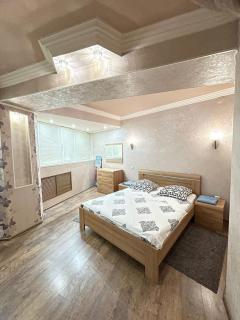 Квартира в центре город на главной улице Тауке хана Мега планет - 0