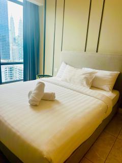 AXON RESiDENCE AT SERViCE APARTMENT - 1