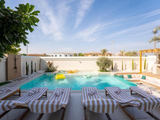 Luxurious Villa 5BHK with Pool BBQ and Full Time Housemaid Assistance - live in - 8