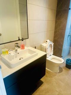 AXON RESiDENCE AT SERViCE APARTMENT - 4