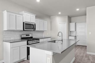 Spacious Home Perfect for Families& Business Trips - 9