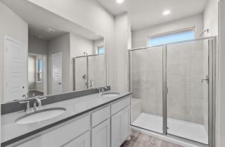 Spacious Home Perfect for Families& Business Trips - 4