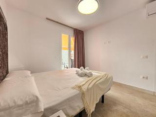 113 Heart of Los Cristianos,Heated Pool - 9