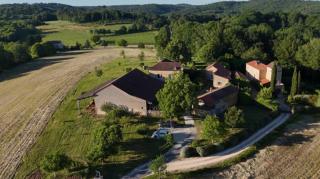 Corps de ferme - 2 maisons, piscine et vue - 9