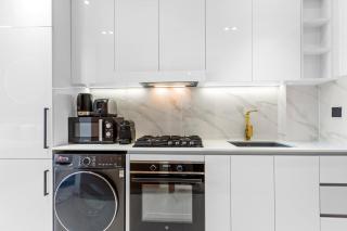 Minimalist Studio in Binghatti Azure - 9