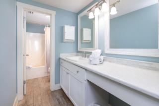 Phoenix X 711 condo - 1