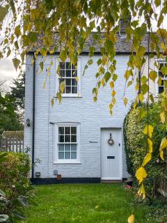 Willow Cottage - in historic Grantchester village - 0