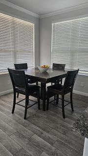 Prime Location Home Family & Business Ready - 6