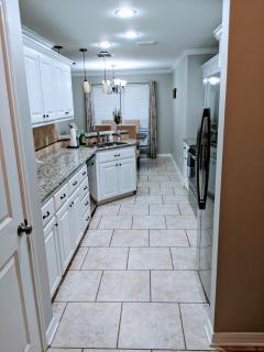 Charming, Quiet, South Shreveport Retreat King Bed - 6