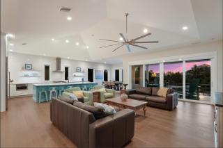 Canal Front, Yacht Sea by SeaBreeze Vacation - 7