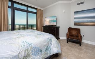 Phoenix West II 411 condo - 1