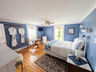 Applewood Inn Bed and Breakfast - 9