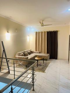 Luxury & Cozy Villa In the Heart of Bahria Town - 9