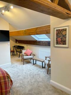 Westwood Boutique Aparthotel by Birch Stays - 9