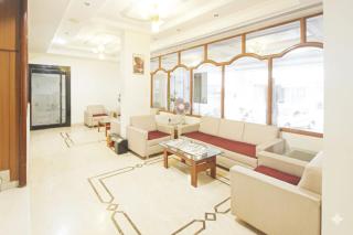 Hotel Sarita - Near Surat Railway Station - 9