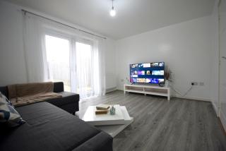 Charming 2BDR Home with Garden and Parking - 0