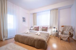 Your City Center Stylish & Spacious Apartment - 5