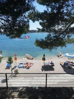 Kinderfreundliche Appartement in Stobreč mit Terrasse, Garten und Grill - 5