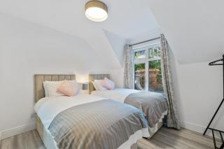 6 Rushbrooke Hotel Apartments Cobh County Cork - 1