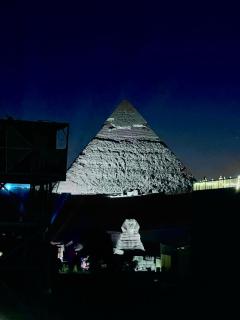 Old pyramids inn - 0