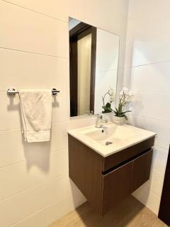 Master Suite Rialto Residences - 5