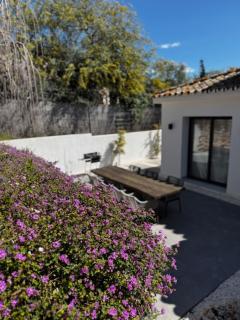 Marbella Bliss - Serenity 4-Bedroom VILLA with Exclisive HEATED Private POOL & Jacuzzi, Tropical Garden, Marbesa - Steps from the Cabopino Beach - 2