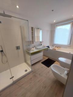 Casa Evelina con Parcheggio esterno e Garage gratis, appartamento con idromassaggio per due - 8