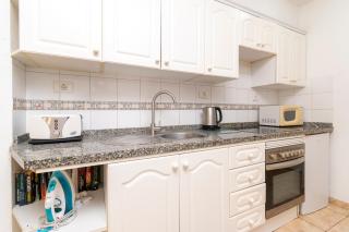 Cosy Studio Apartment Communal Heated Pool - 4