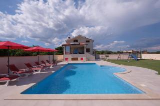 Nettes Ferienhaus in Pomer mit Privatem Pool - 2