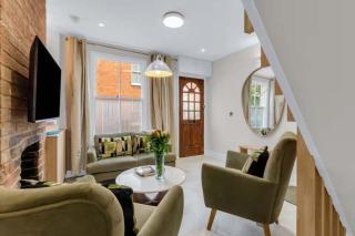 Think Positive House at Canterbury - Pass the Keys - 9