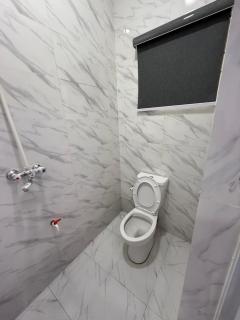 Cool 2Bedroom flat in ogudu, 15mins to the airport - 9