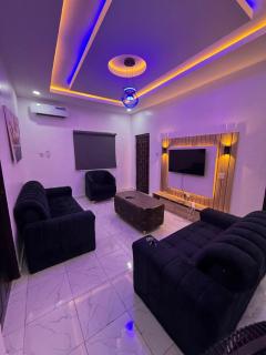 Cool 2Bedroom flat in ogudu, 15mins to the airport - 8