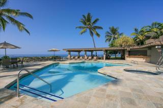 Hale Moana Kai: A stunning 2-bedroom ocean view condo in Kailua Kona. - 9