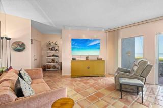 Islander Club #16N - 8