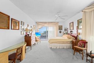 Islander Club #16N - 1