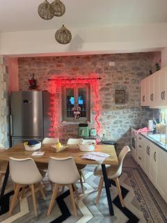 Anemoessa Stone House - 4