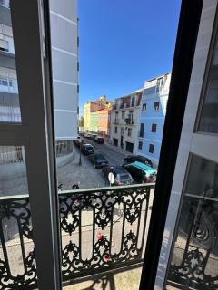 Bright and comfortable apartment - 1