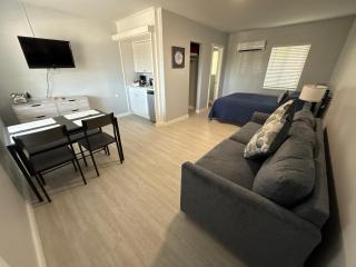 Barefoot Bay Resort Motel - 8