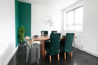 Modern 4BDR - Fast WiFi - Free Parking - Family Friendly - Netflix - Leicester - 4