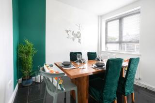 Comfortable 4BR-Perfect for Groups-WiFi & Parking - 1