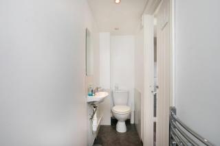 Stylish 4BR-Perfect for Groups-WiFi - Parking - Constructor Friendly - 5