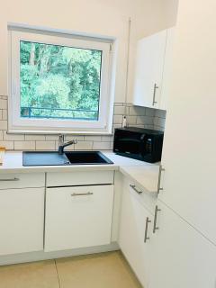 Sunny 2BR Home w private terrace&secure parking - 2