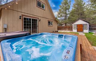 The Ale Arths Retreat for 8 - 9