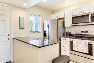 6 Mi to Caspersen Beach! Country Club Condo - 4