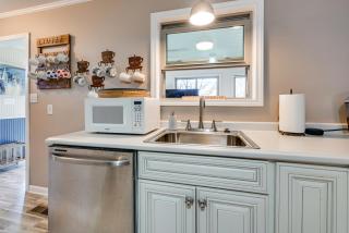 A Hidden Gem! Couples Escape with Dale Hollow Views - 2