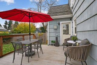 Warm and Inviting 3BR Craftsman with Big Kitchen - 6