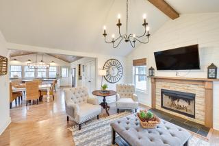 Steps to Elm St Gorgeous Double-Lot Getaway - 0