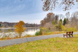 Tranquil Townhouse Retreat with Deck in Germantown! - 6